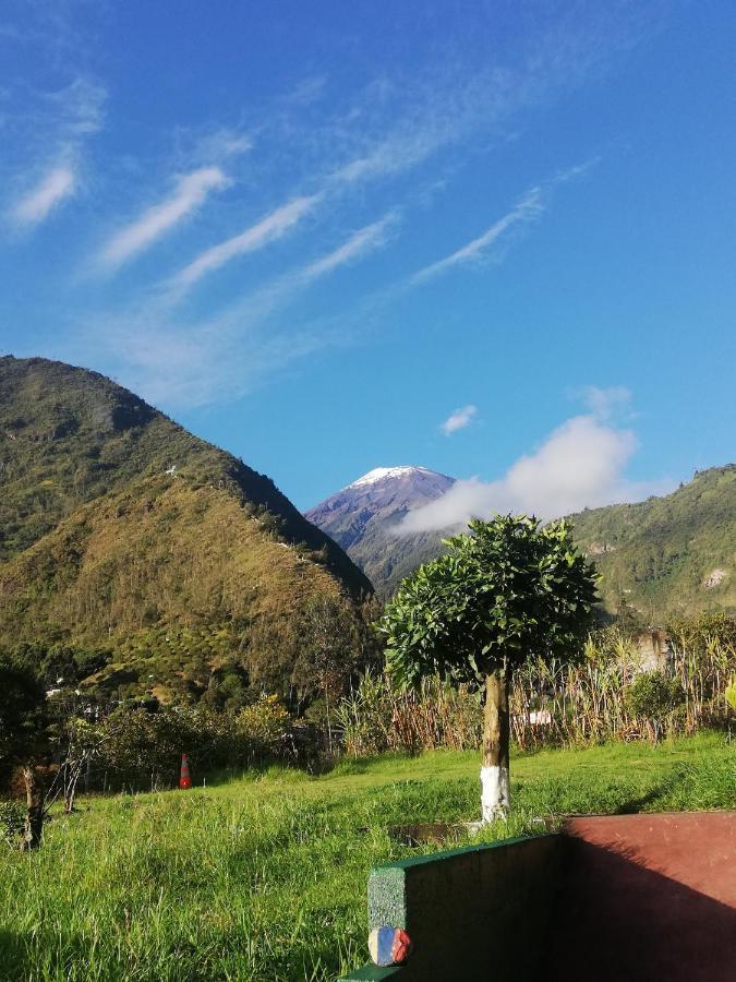 Montano Camping & Hostel บาญอส ภายนอก รูปภาพ