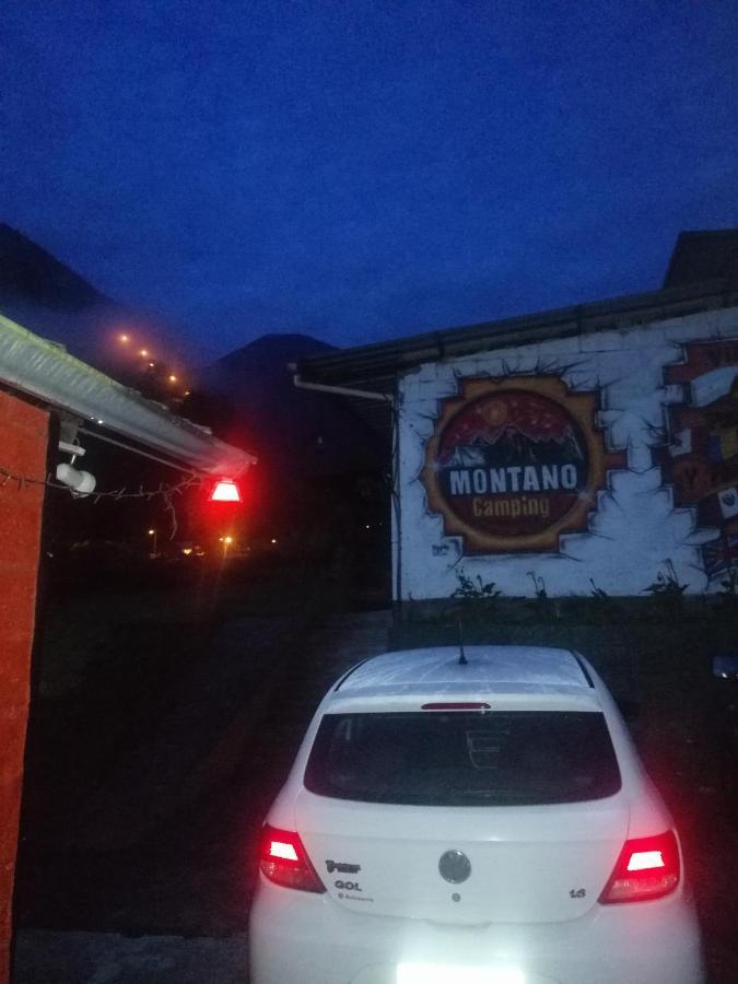 Montano Camping & Hostel บาญอส ภายนอก รูปภาพ