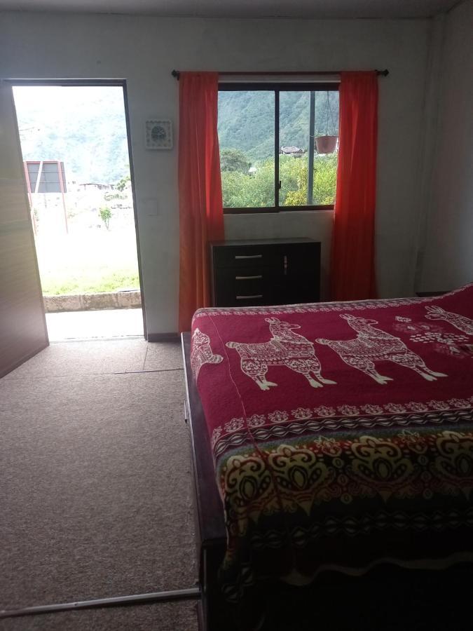 Montano Camping & Hostel บาญอส ภายนอก รูปภาพ