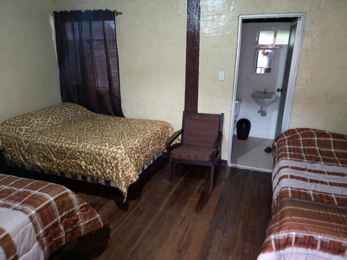 Montano Camping & Hostel บาญอส ภายนอก รูปภาพ