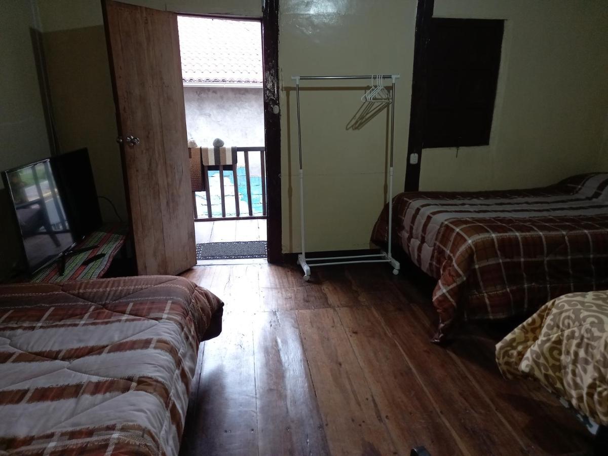 Montano Camping & Hostel บาญอส ภายนอก รูปภาพ