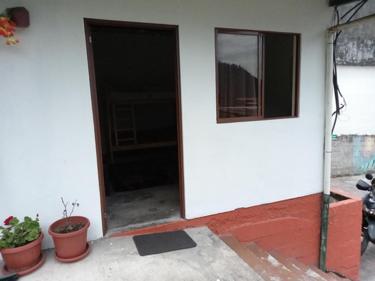 Montano Camping & Hostel บาญอส ภายนอก รูปภาพ