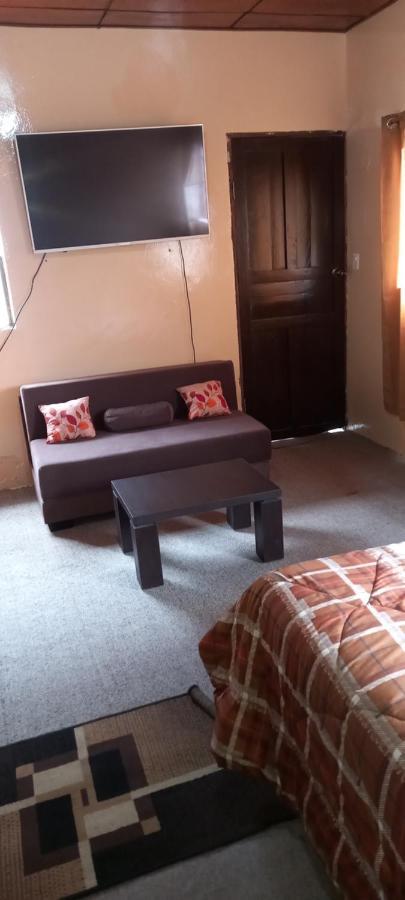 Montano Camping & Hostel บาญอส ภายนอก รูปภาพ