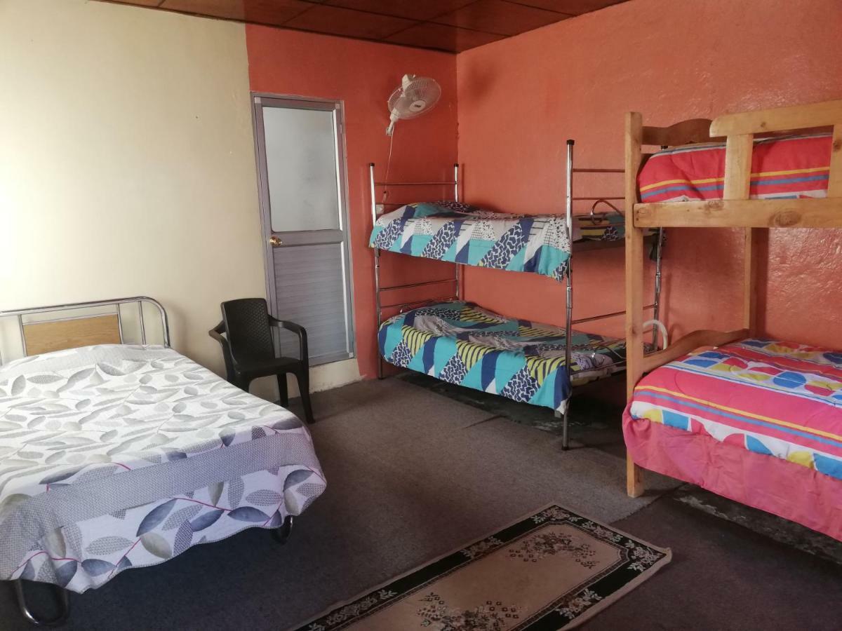 Montano Camping & Hostel บาญอส ภายนอก รูปภาพ