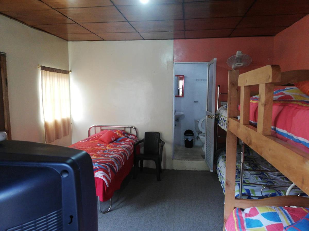 Montano Camping & Hostel บาญอส ภายนอก รูปภาพ