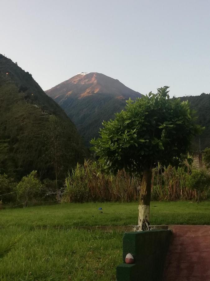 Montano Camping & Hostel บาญอส ภายนอก รูปภาพ