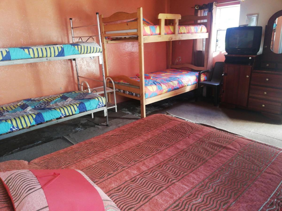 Montano Camping & Hostel บาญอส ภายนอก รูปภาพ