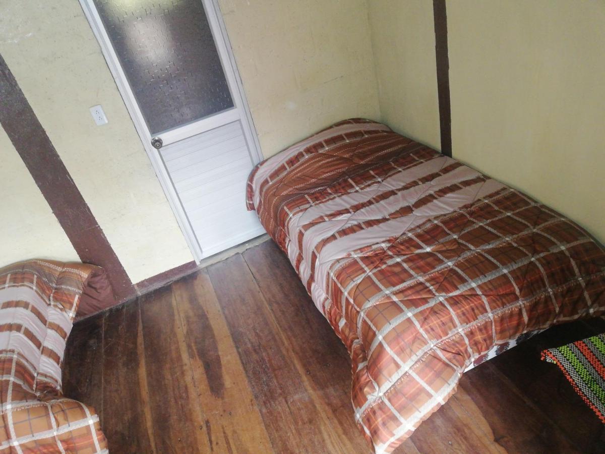 Montano Camping & Hostel บาญอส ภายนอก รูปภาพ