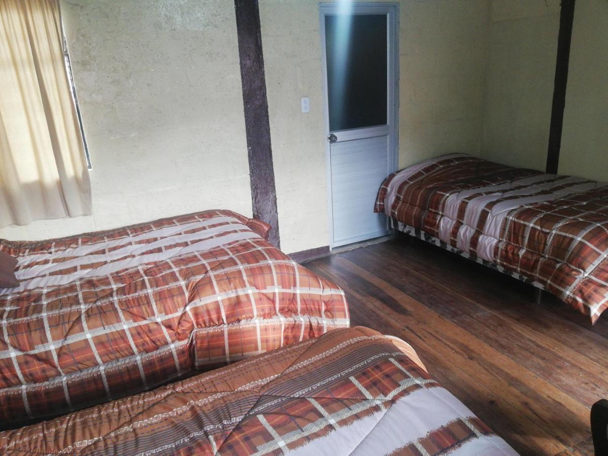Montano Camping & Hostel บาญอส ภายนอก รูปภาพ